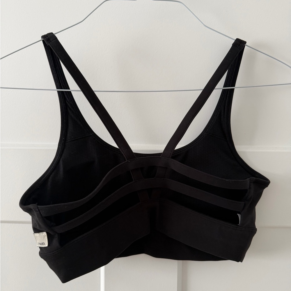 Vuori Yosemite Longline Sports Bra (Black | S)